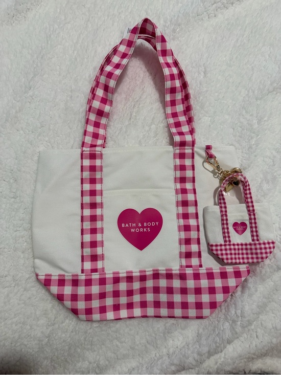 Bath & Body Works Handbags - Bath & Body Works White Tote with Pink Gingham Trim and Heart Logo